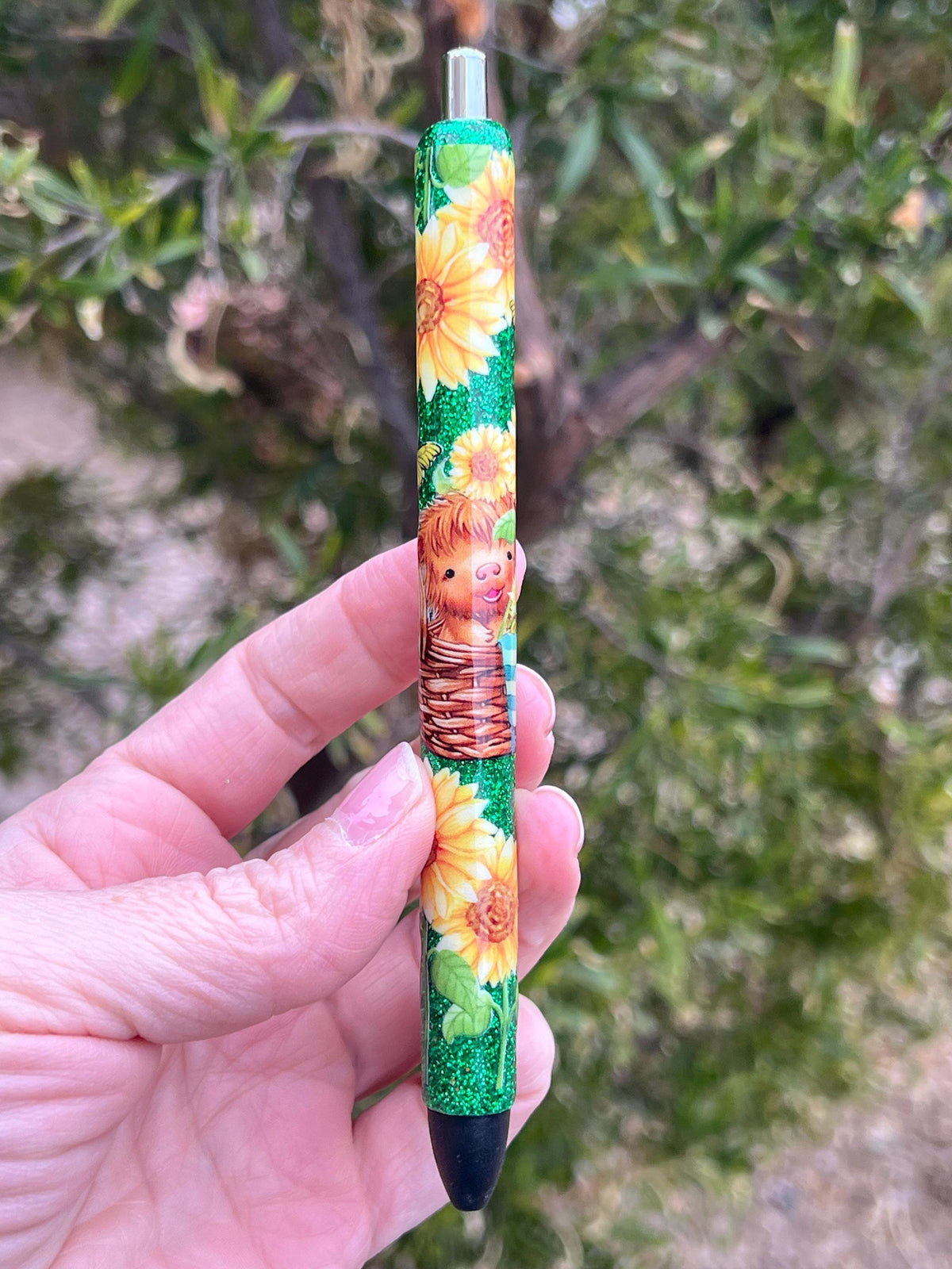 Handmade Highland Cow Glitter Pen: Refillable Resin InkJoy Pen
