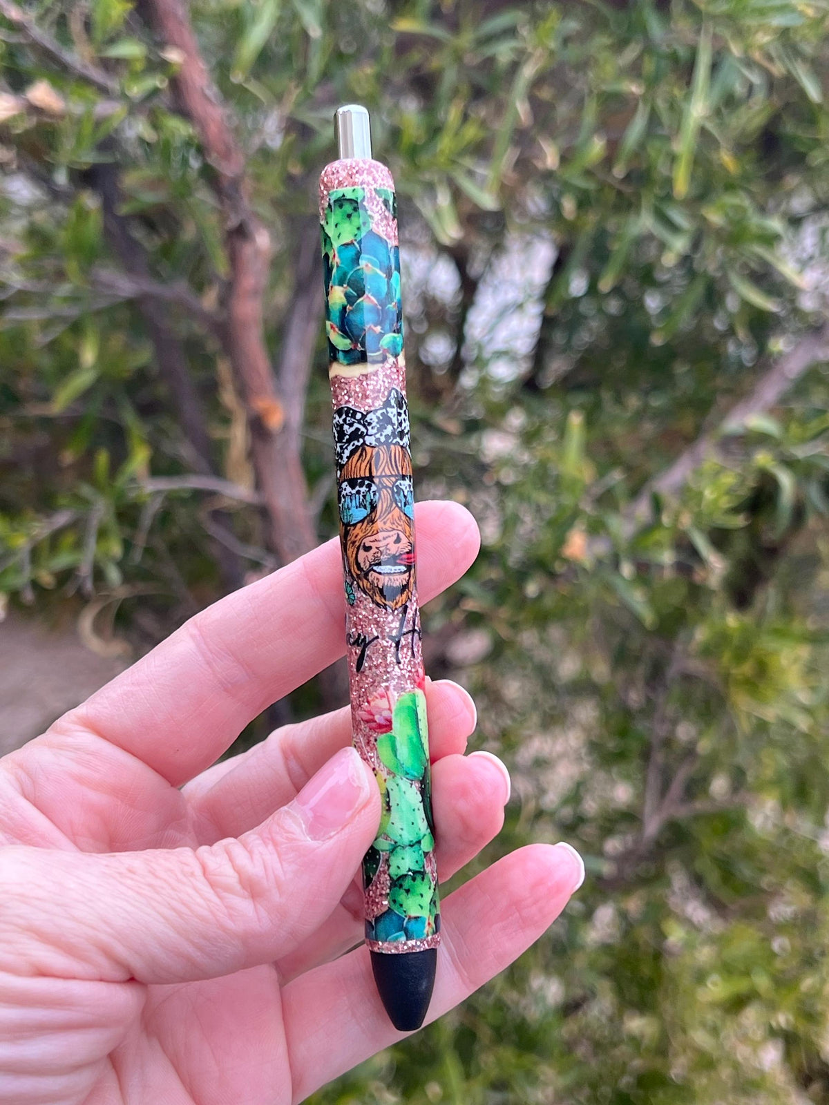 Handmade Highland Cow Glitter Pen: Refillable Resin InkJoy Pen